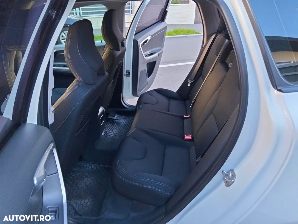 Volvo XC 60 D3 Geartronic Momentum - 14