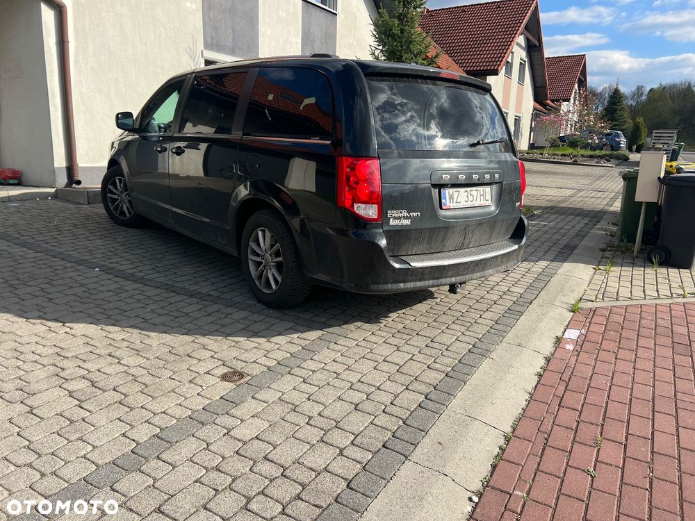 Dodge Grand Caravan - 4