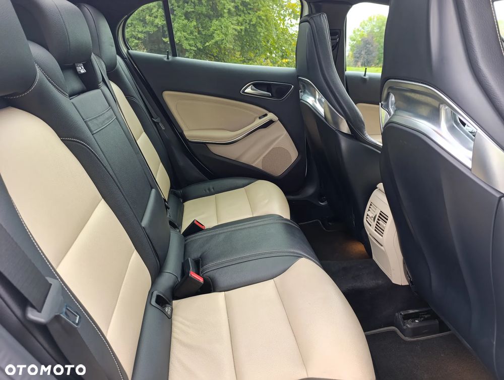 Mercedes-Benz GLA AMG 45 4-Matic - 17