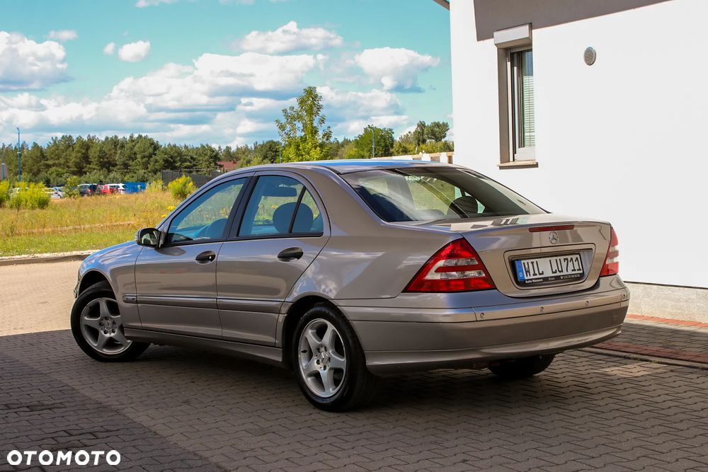 Mercedes-Benz Klasa C 180 Kompressor Automatik Classic - 14