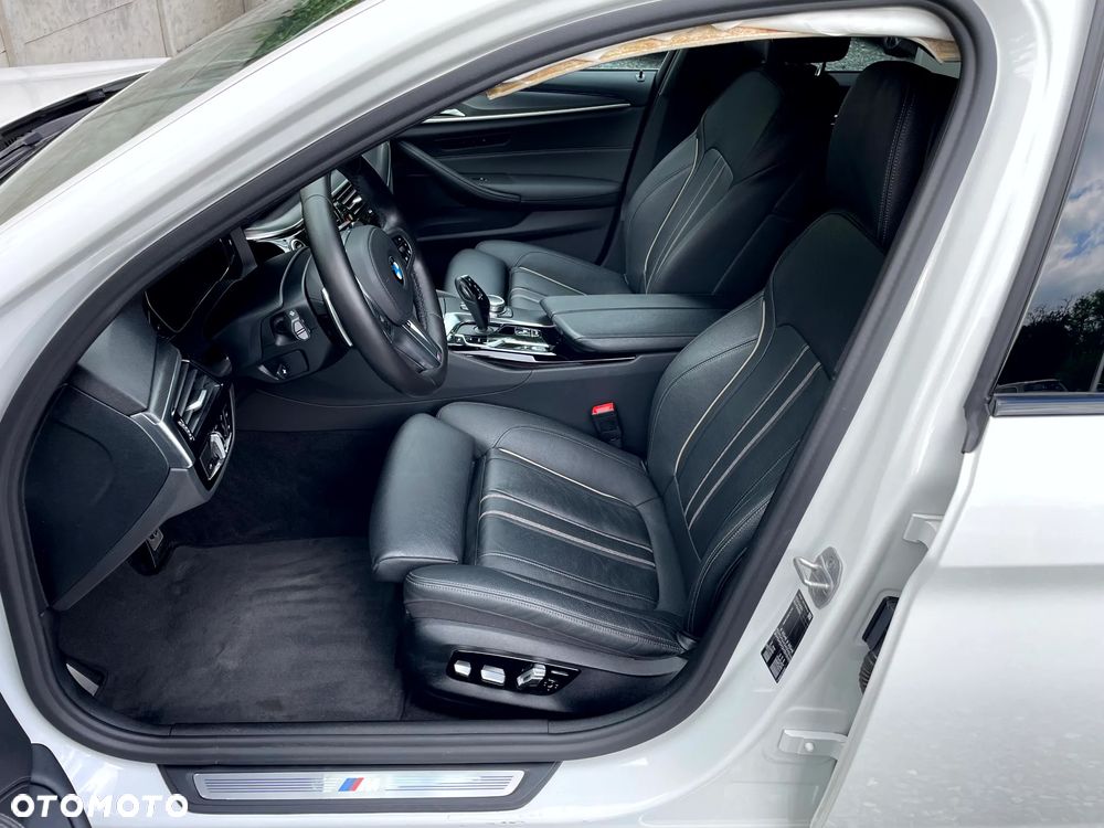 BMW Seria 5 520i M Sport Edition - 13