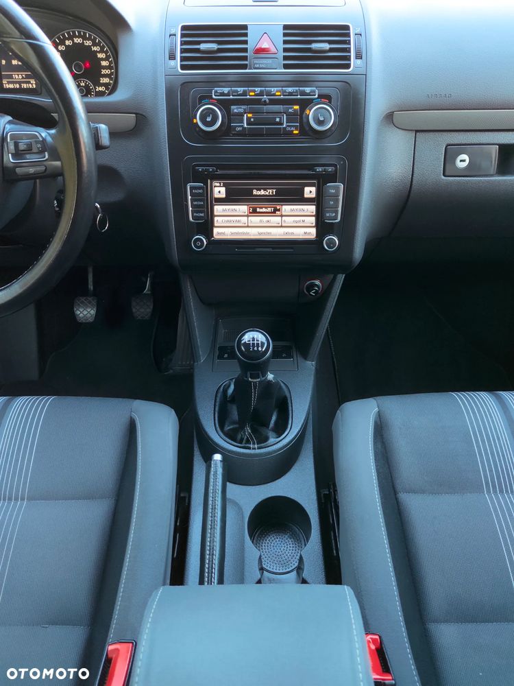 Volkswagen Touran - 13