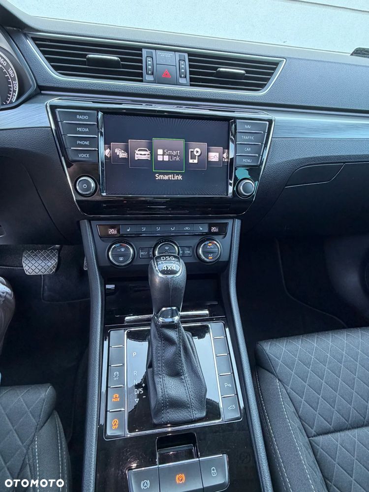 Skoda Superb 2.0 TDI 4x4 Style DSG - 29