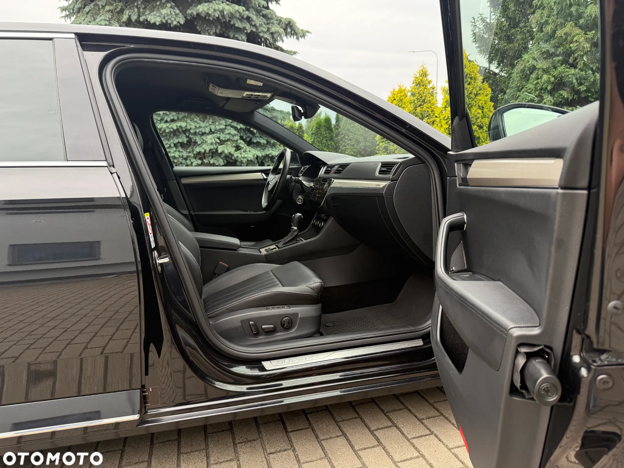 Skoda Superb 2.0 TSI 4x4 L&K DSG - 31
