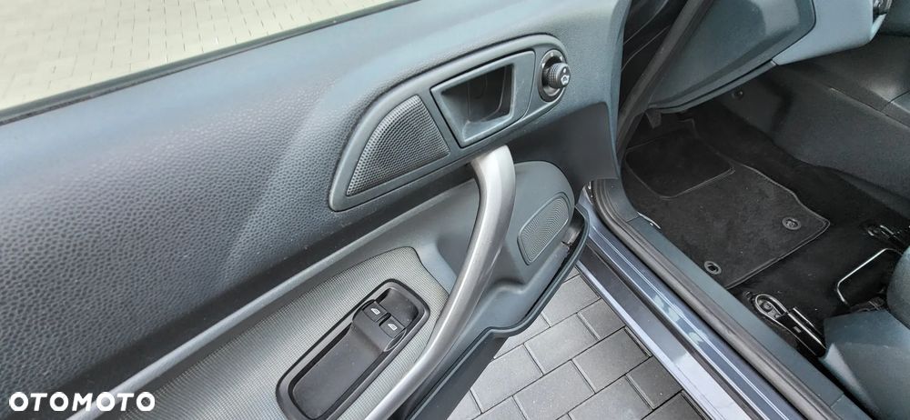 Ford Fiesta 1.25 Champions Edition - 19
