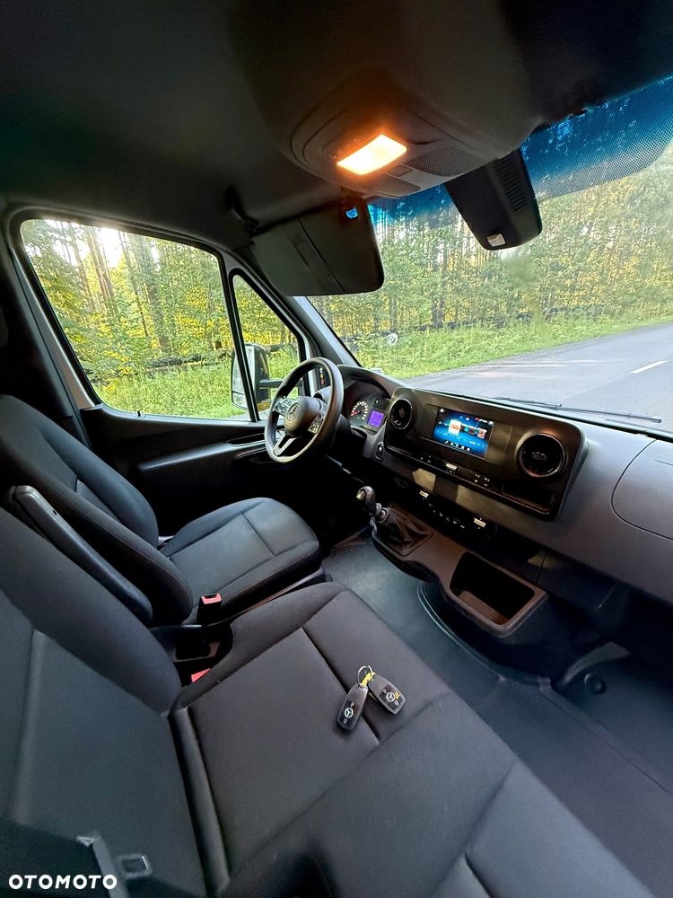 Mercedes-Benz Sprinter - 9