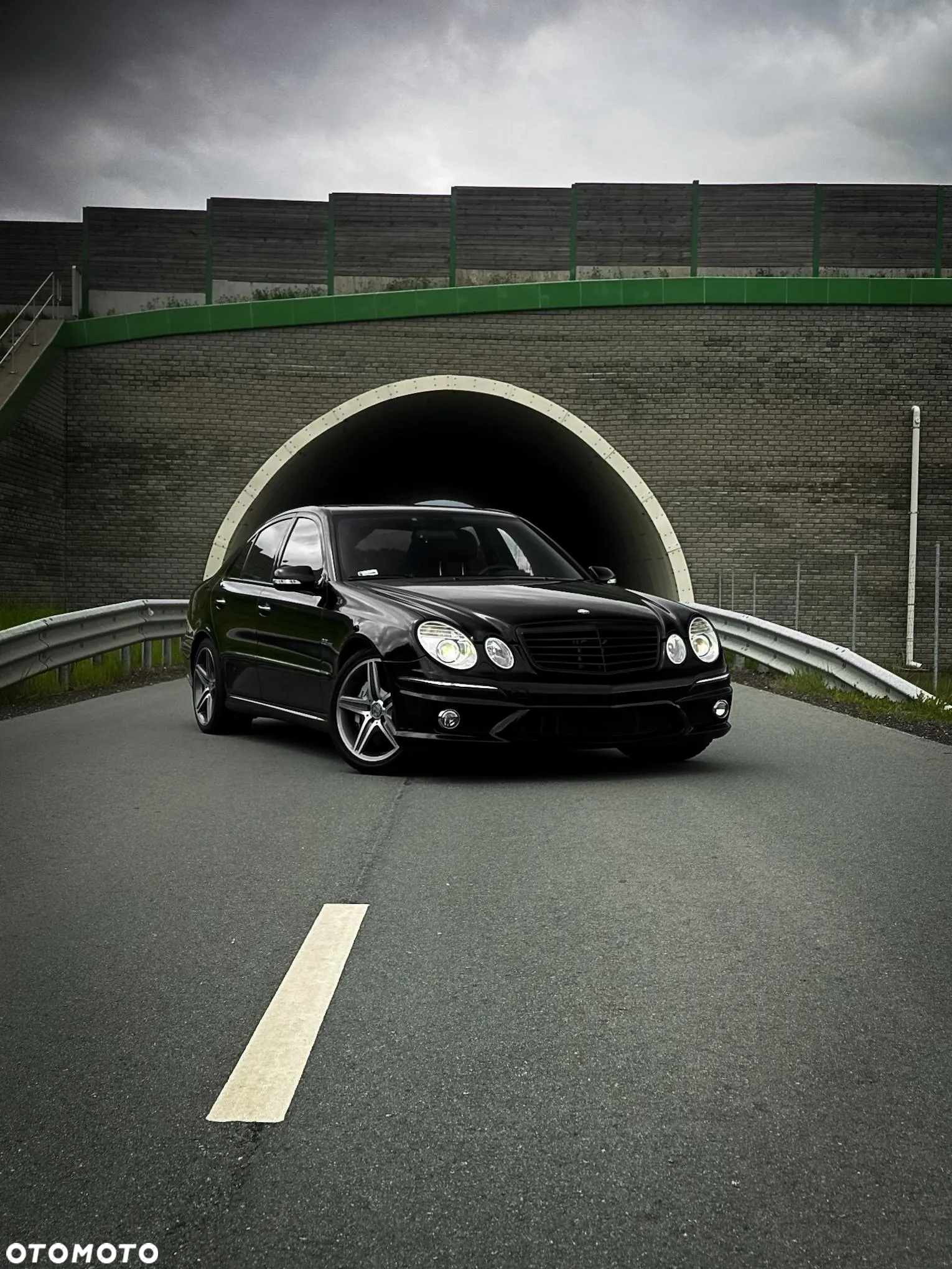 Mercedes-Benz Klasa E 63 AMG - 15