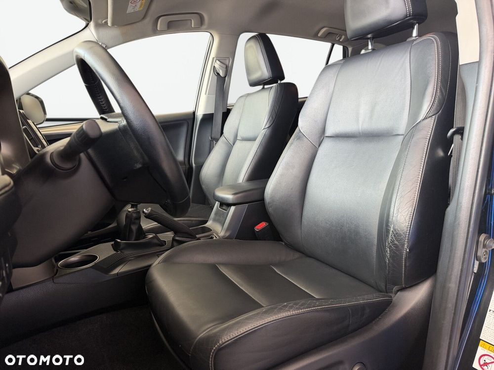 Toyota RAV4 - 11