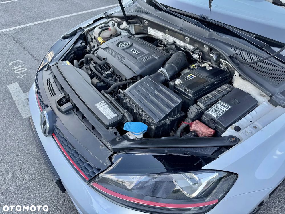 Volkswagen Golf - 9