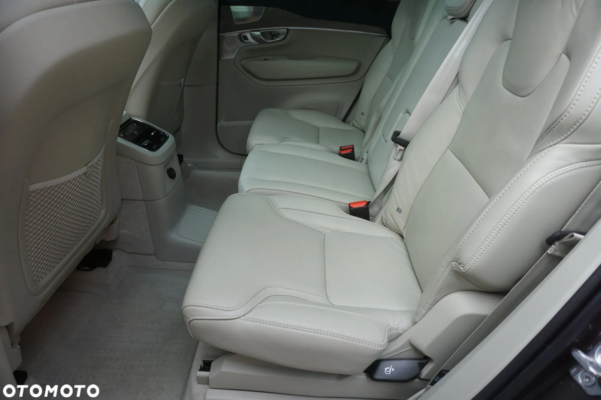 Volvo XC 90 T8 AWD Recharge Geartronic Inscription Edition - 12