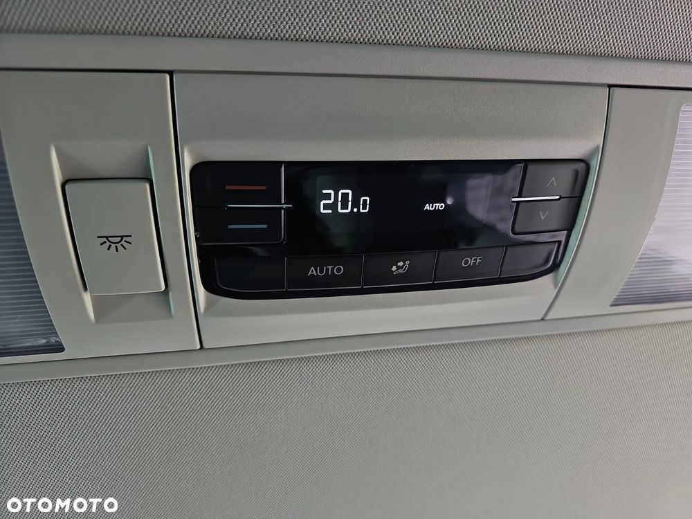 Volkswagen Caravelle - 21