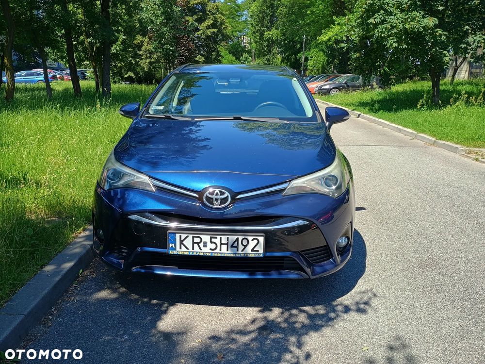 Toyota Avensis 1.8 Premium - 2