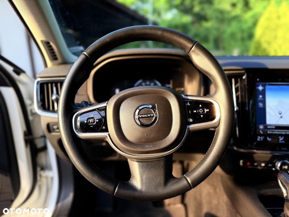 Volvo V90 D4 AWD Momentum - 9