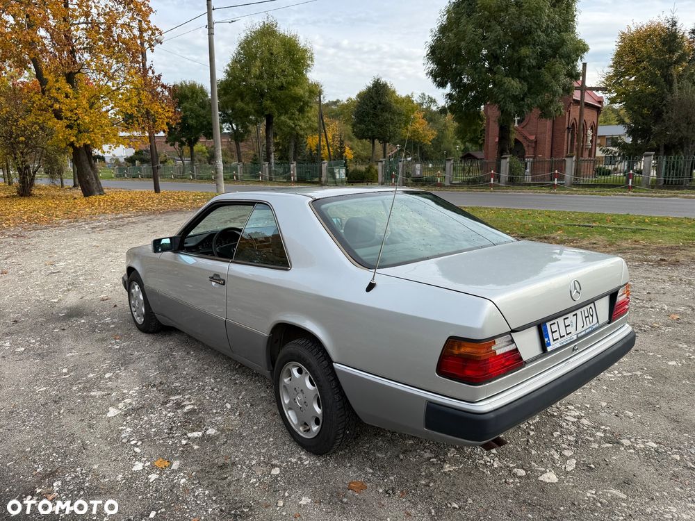 Mercedes-Benz W124 1991 photo 5
