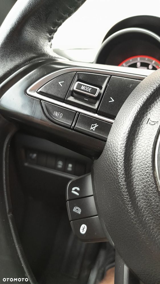 Suzuki Swift 1.2 Dualjet Hybrid Allgrip Comfort - 9