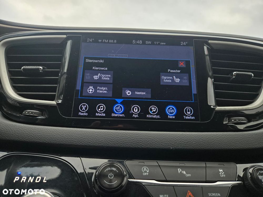 Chrysler Pacifica - 26