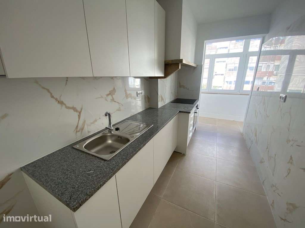 Excelente Apartamento T1 Totalmente Remodelado para Arrendar nas Ol... - Grande imagem: 2/12