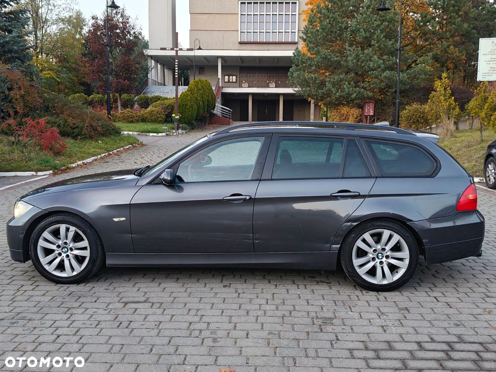BMW Seria 3 320i - 33