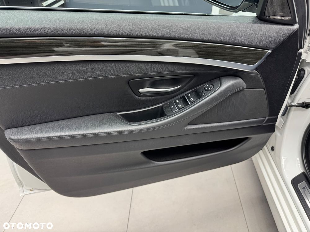 BMW Seria 5 520d Luxury Line - 39