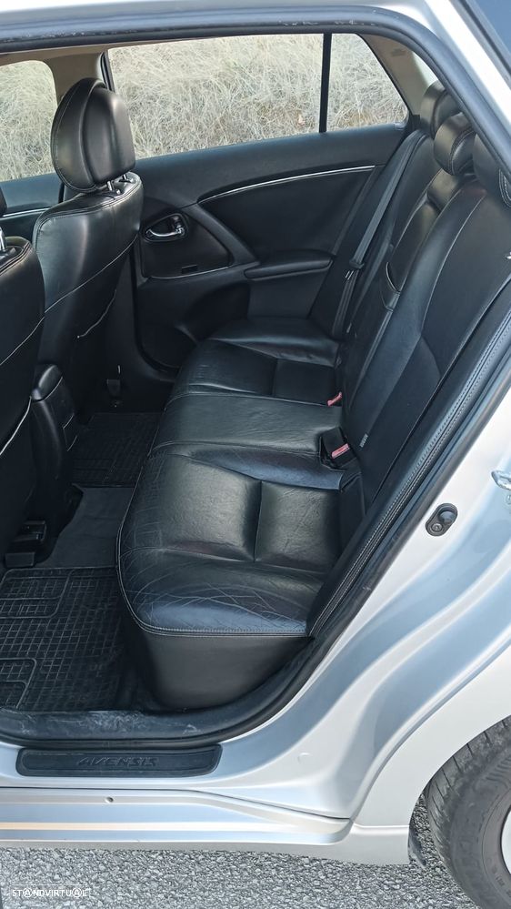 Toyota Avensis SW - 11