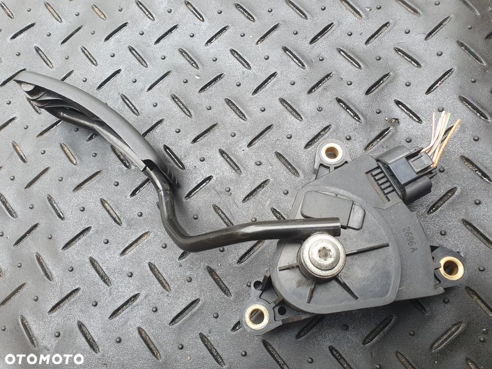 POTENCJOMETR GAZU RENAULT MEGANE II 8200153268 POSIADAM 3 SZT