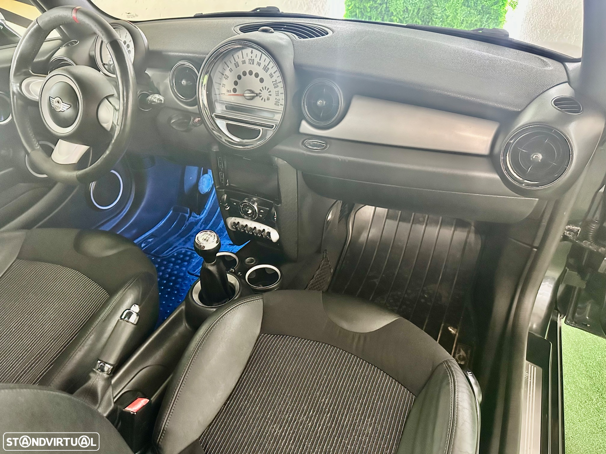 MINI 3 Portas Cooper D - 10