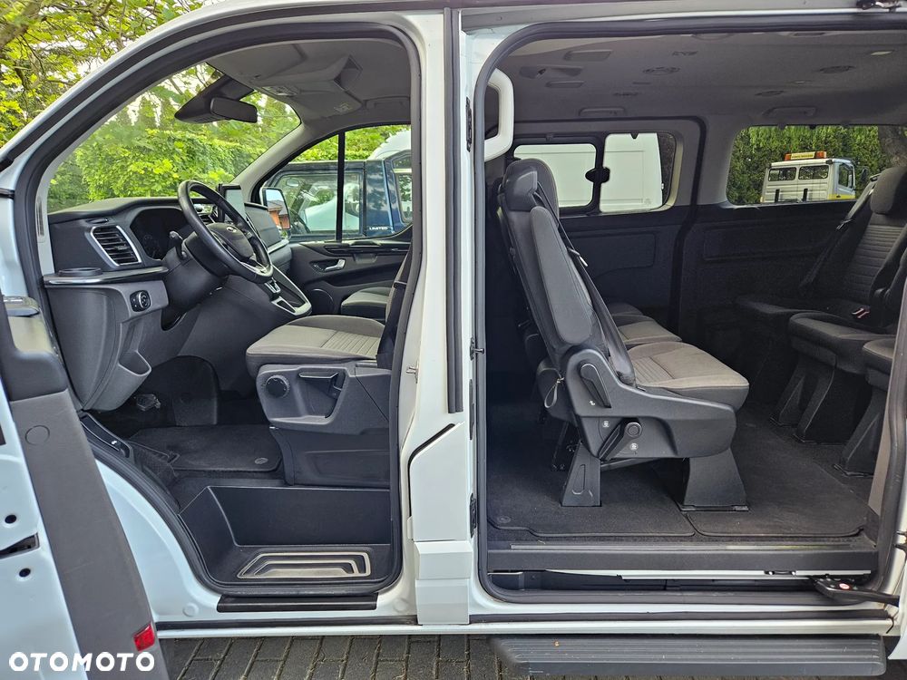 Ford Tourneo Custom - 13