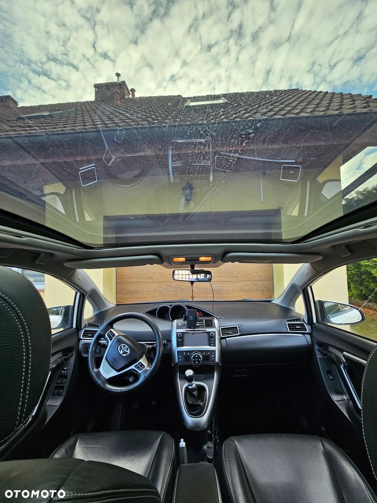Toyota Verso 2.0 D-4D 5-Sitzer - 11