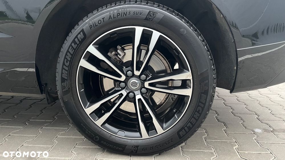 Volvo XC 60 B4 B Momentum Pro - 23