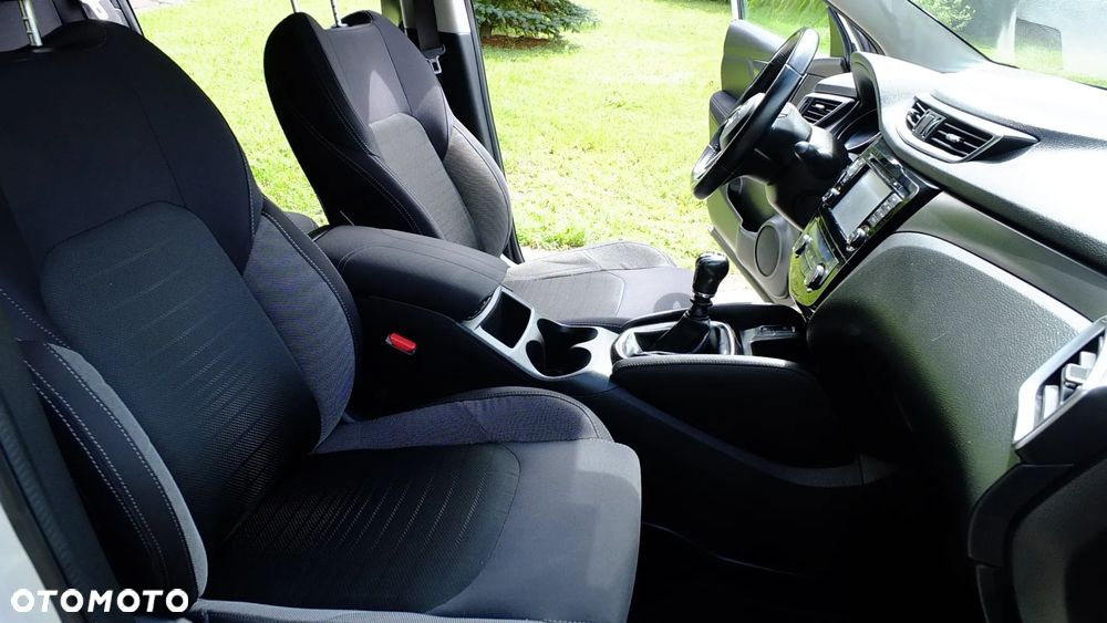 Nissan Qashqai 1.2 DIG-T N-Connecta EU6 - 19