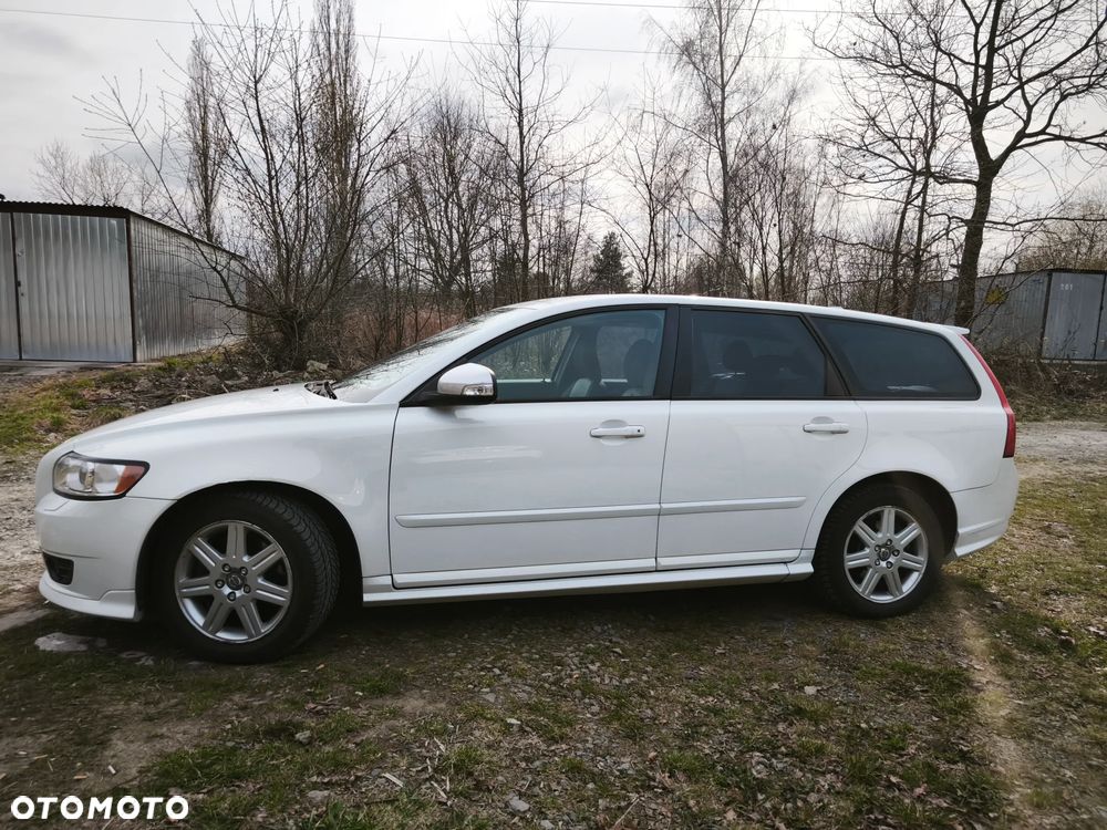 Volvo V50 2.0D R-Design Kinetic - 1