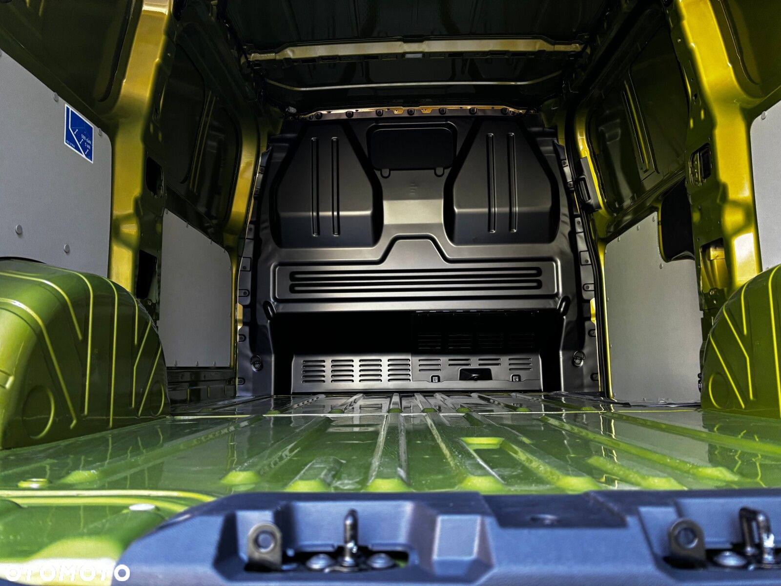 Volkswagen Transporter 2.0 TDI 150 KM 6-bm L1 - 11