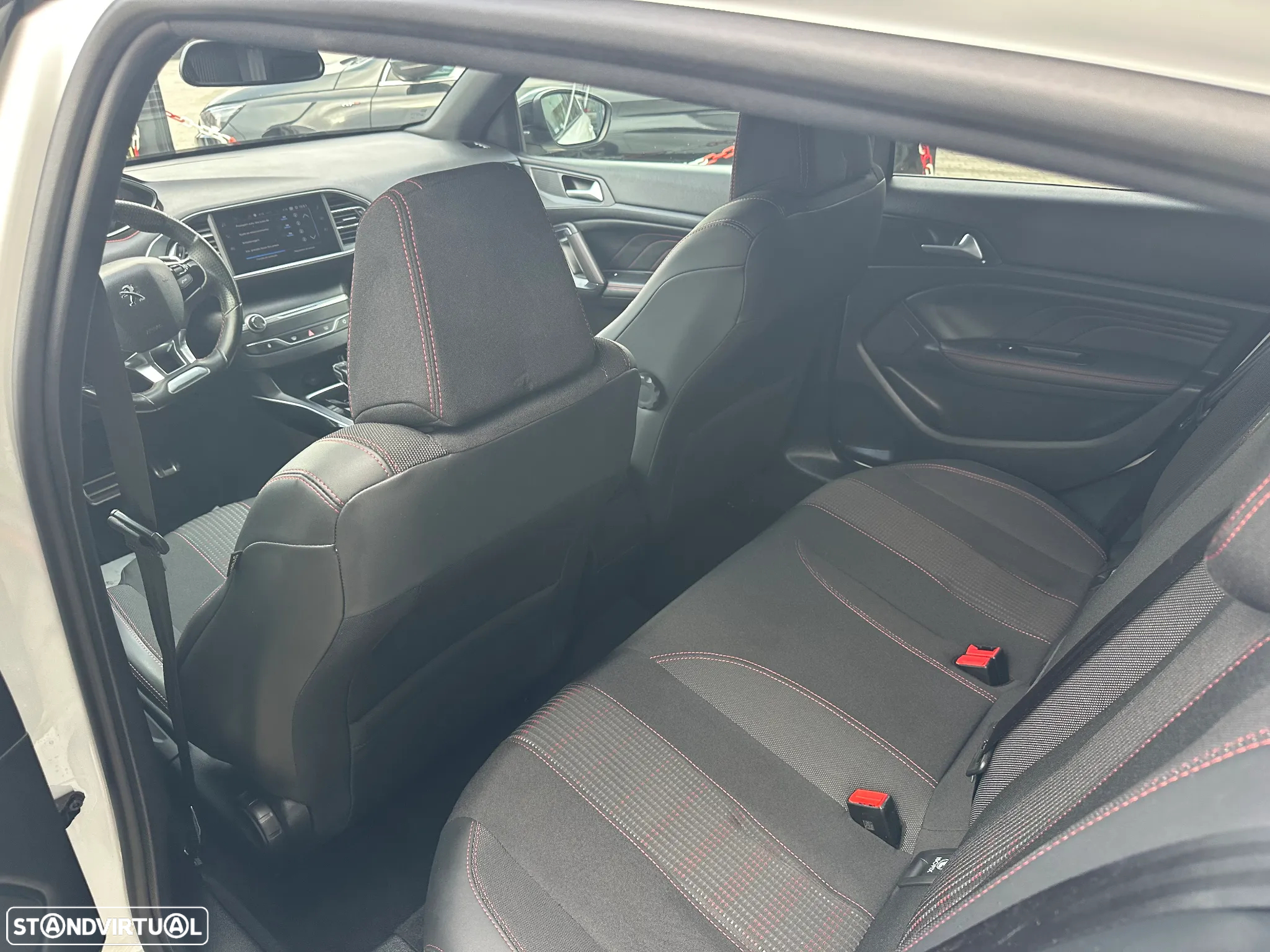 Peugeot 308 PureTech 130 EAT8 GT - 4
