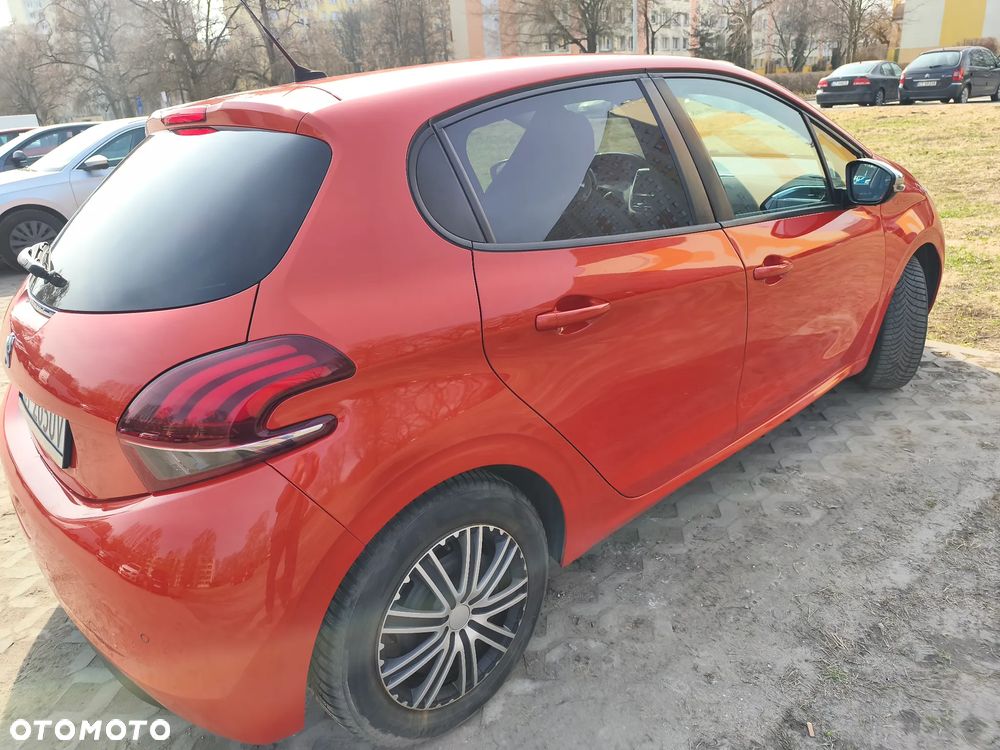 Peugeot 208 82 PureTech Style - 14