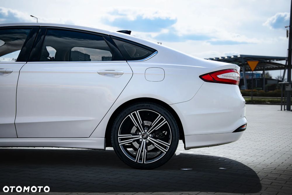 Ford Fusion - 15