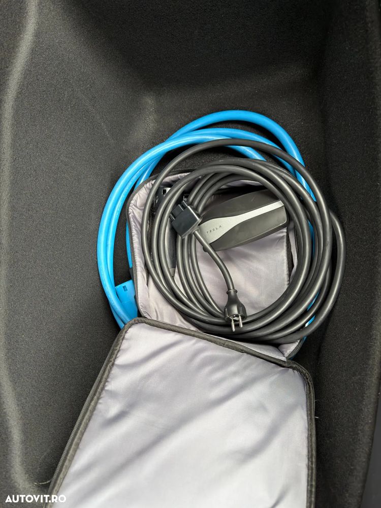 Tesla Model 3 Langstreckenbatterie Allradantrieb Dual Motor - 33