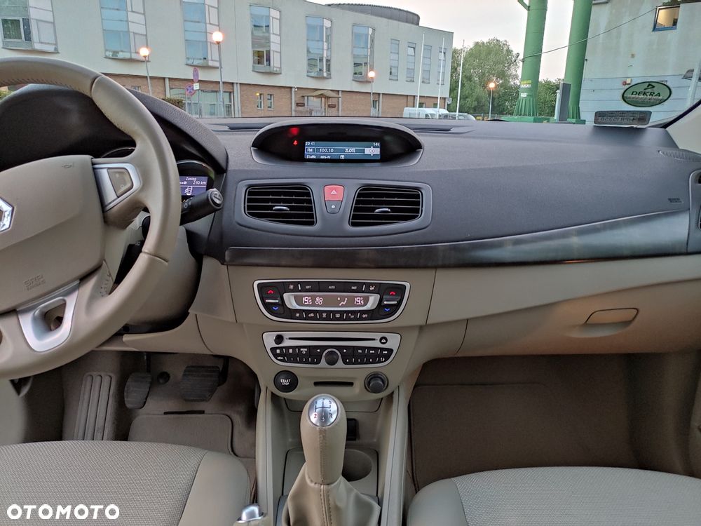 Renault Fluence 1.6 16V Privilege - 21