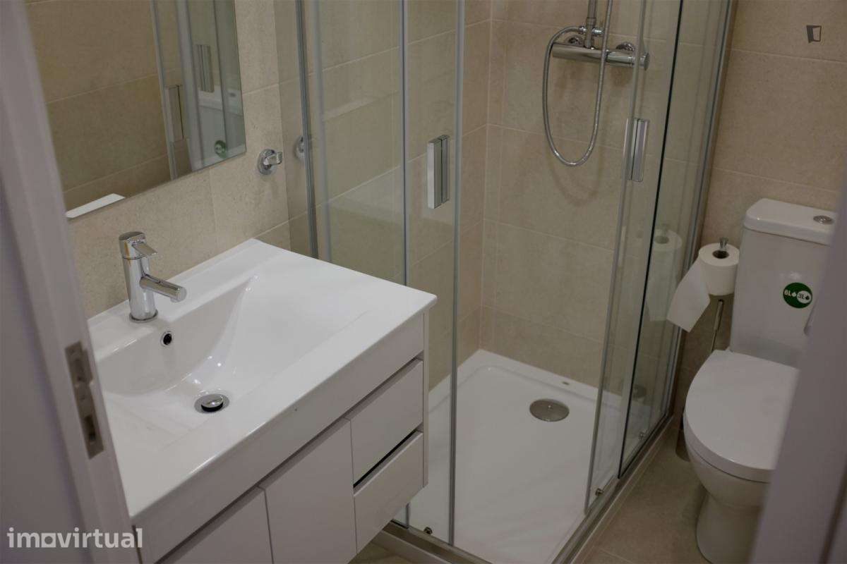 Quarto - localizado em Carcavelos Lisbon - Grande imagem: 5/8