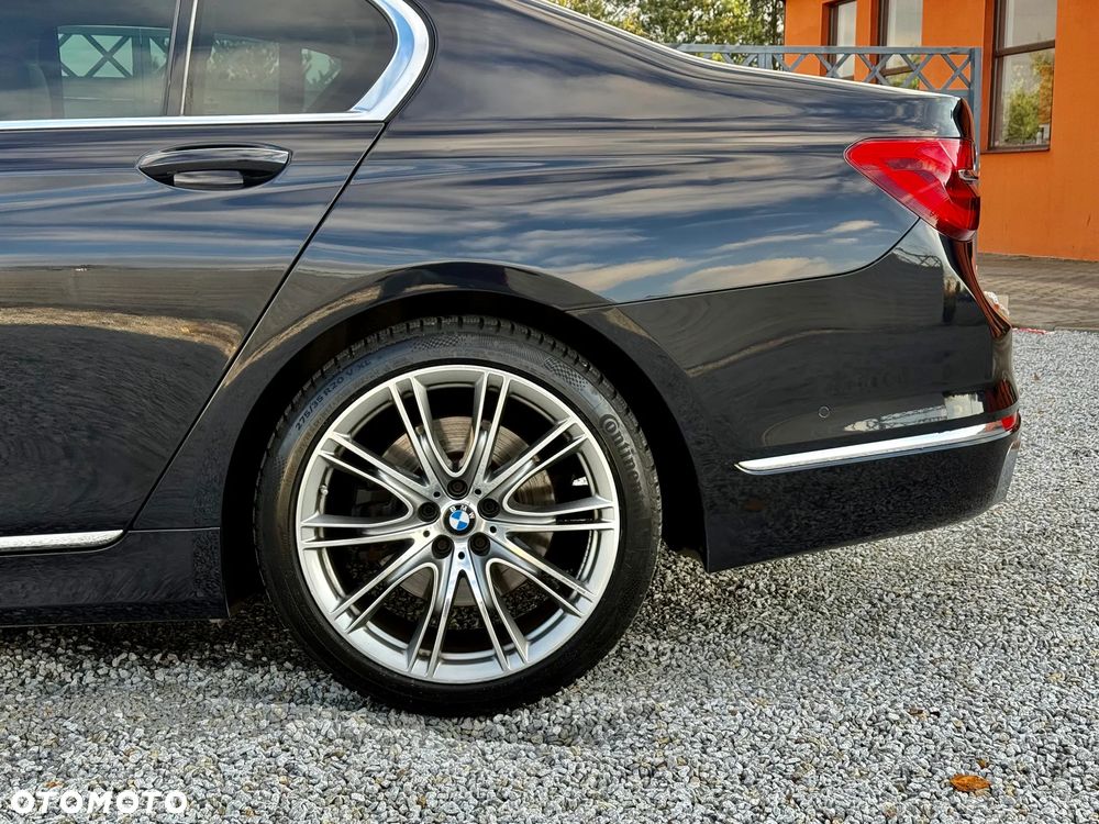 BMW Seria 7 740d xDrive - 30