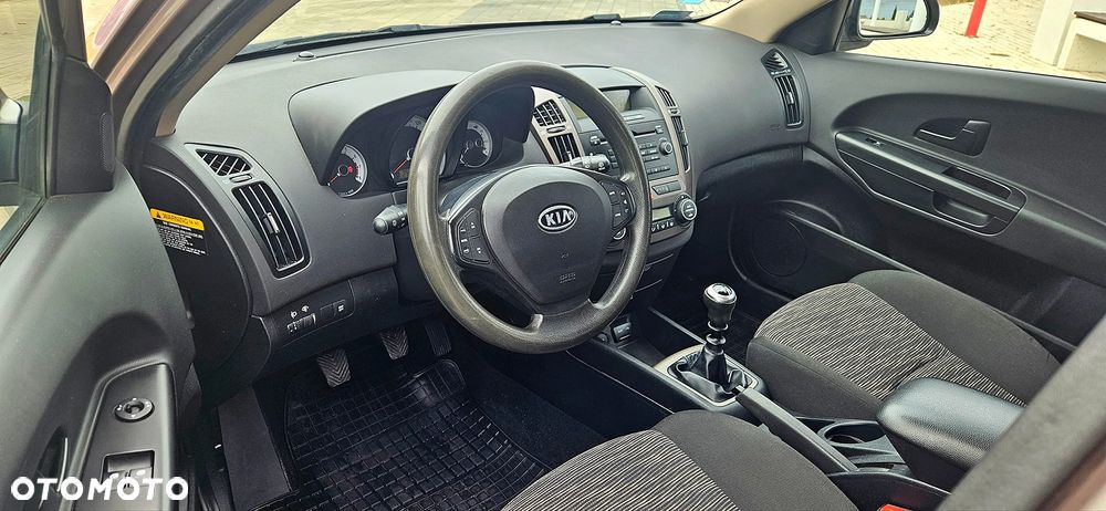 Kia Ceed - 5