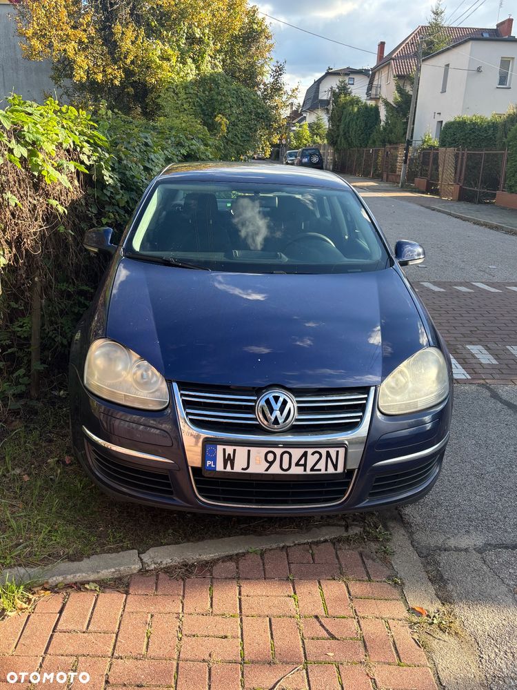 Volkswagen Jetta - 4