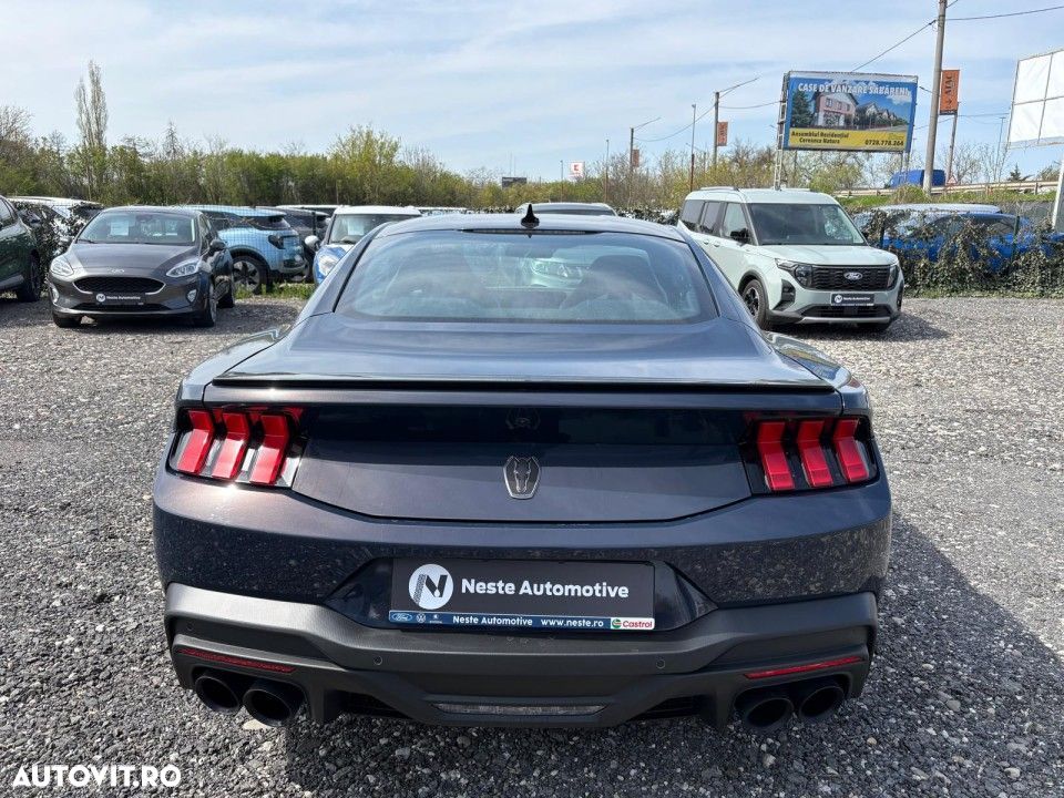 Ford Mustang - 6
