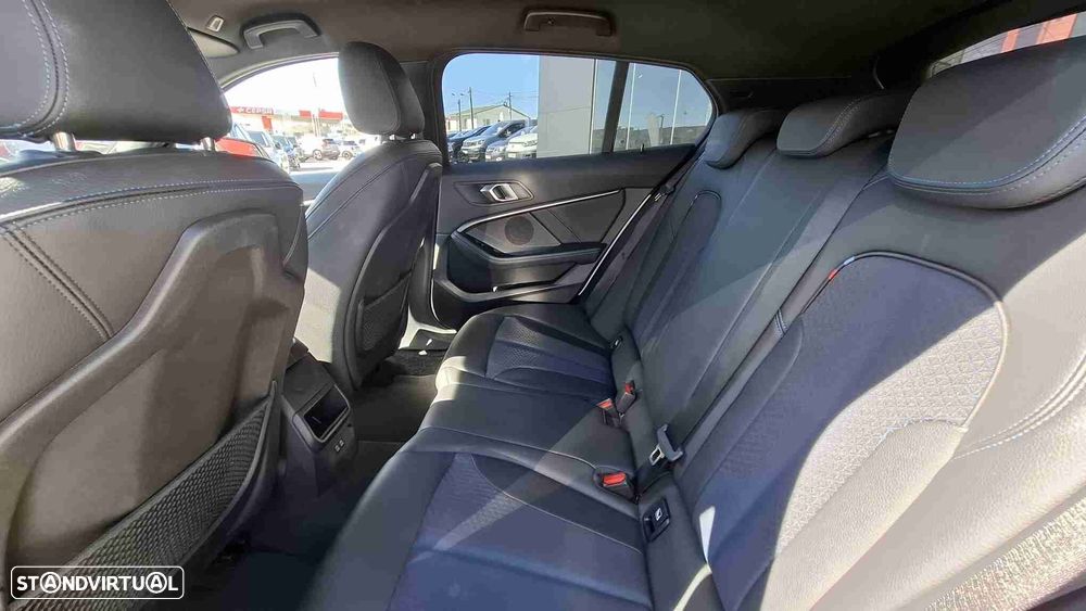 BMW 116 d Pack M - 23