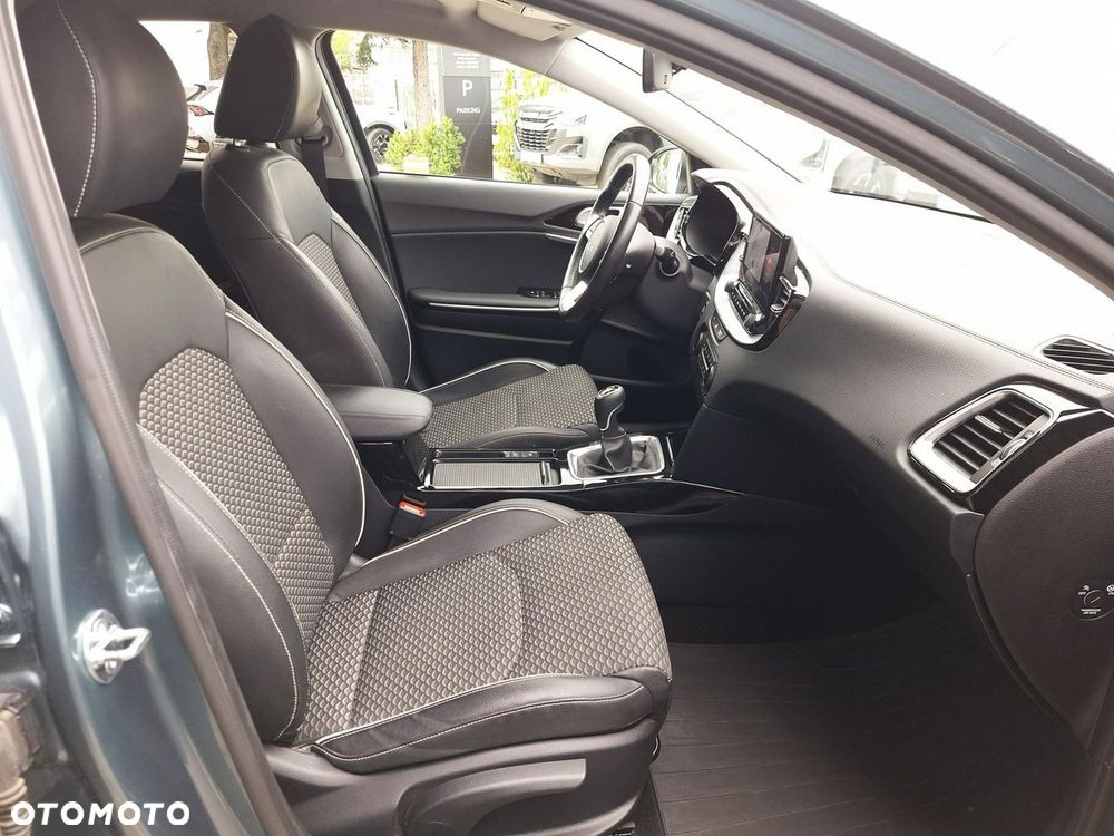Kia XCeed 1.5 T-GDI Business Line - 28