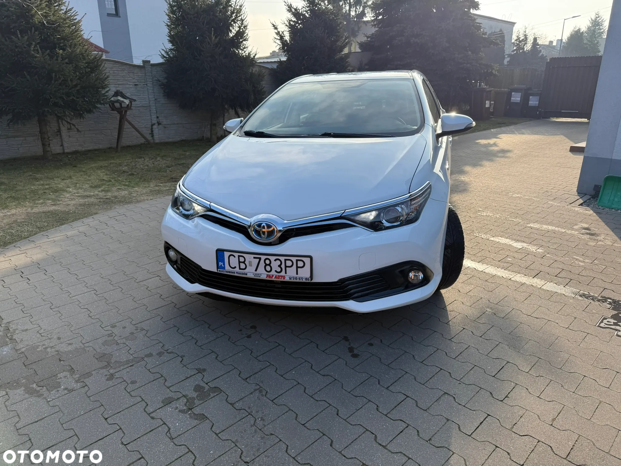 Toyota Auris Hybrid 135 Premium - 4