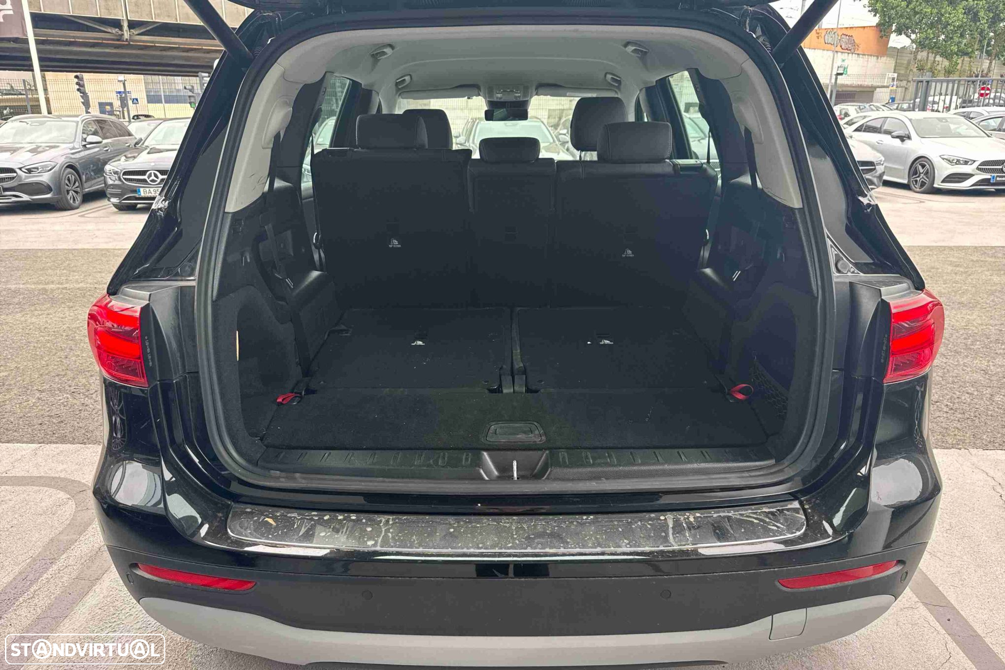 Mercedes-Benz GLB 180 d - 11