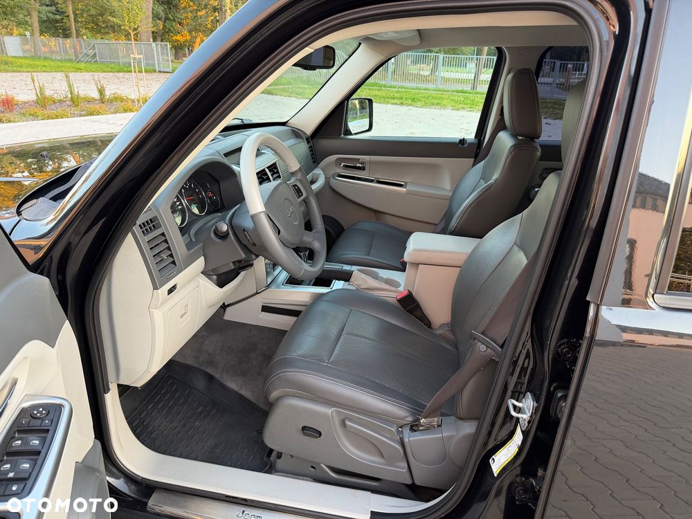 Jeep Cherokee - 19