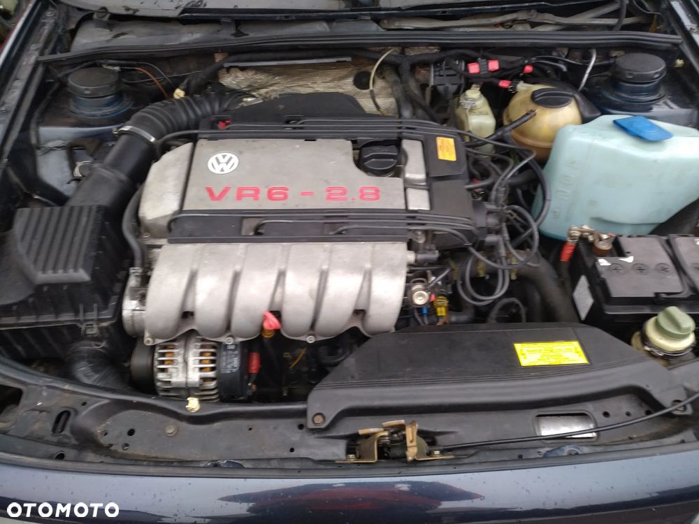 Volkswagen Passat Variant 2.8 VR6 GL - 12