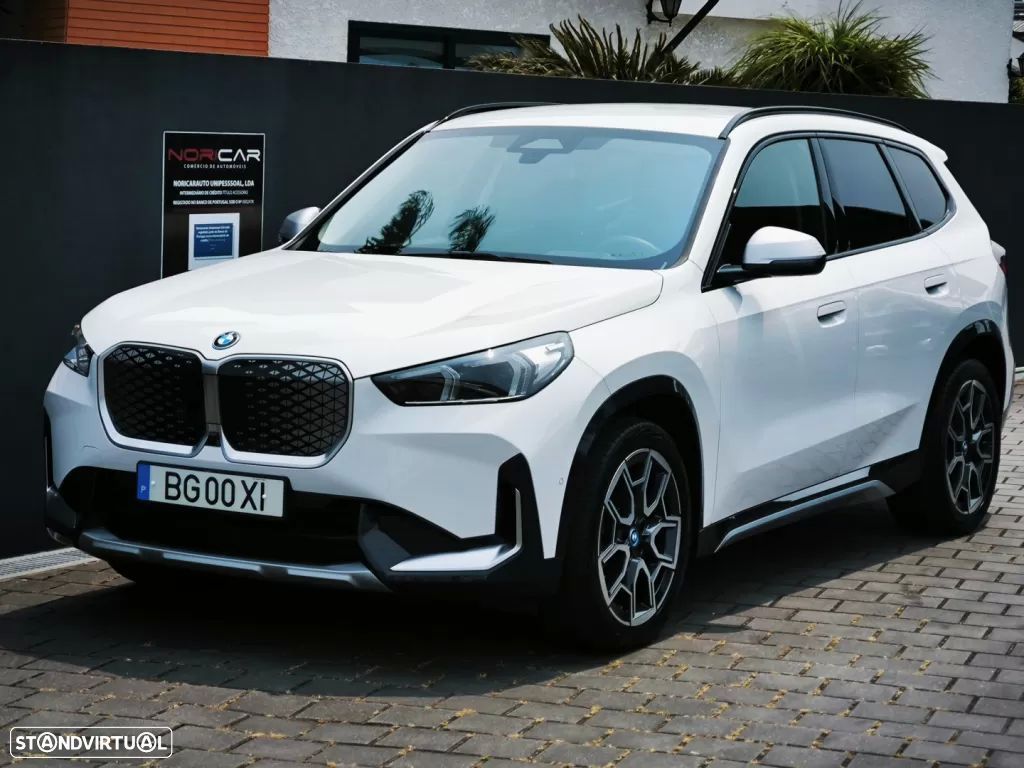 BMW iX1 eDrive20 - 1