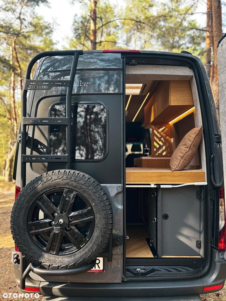 Mercedes-Benz Sprinter - 1